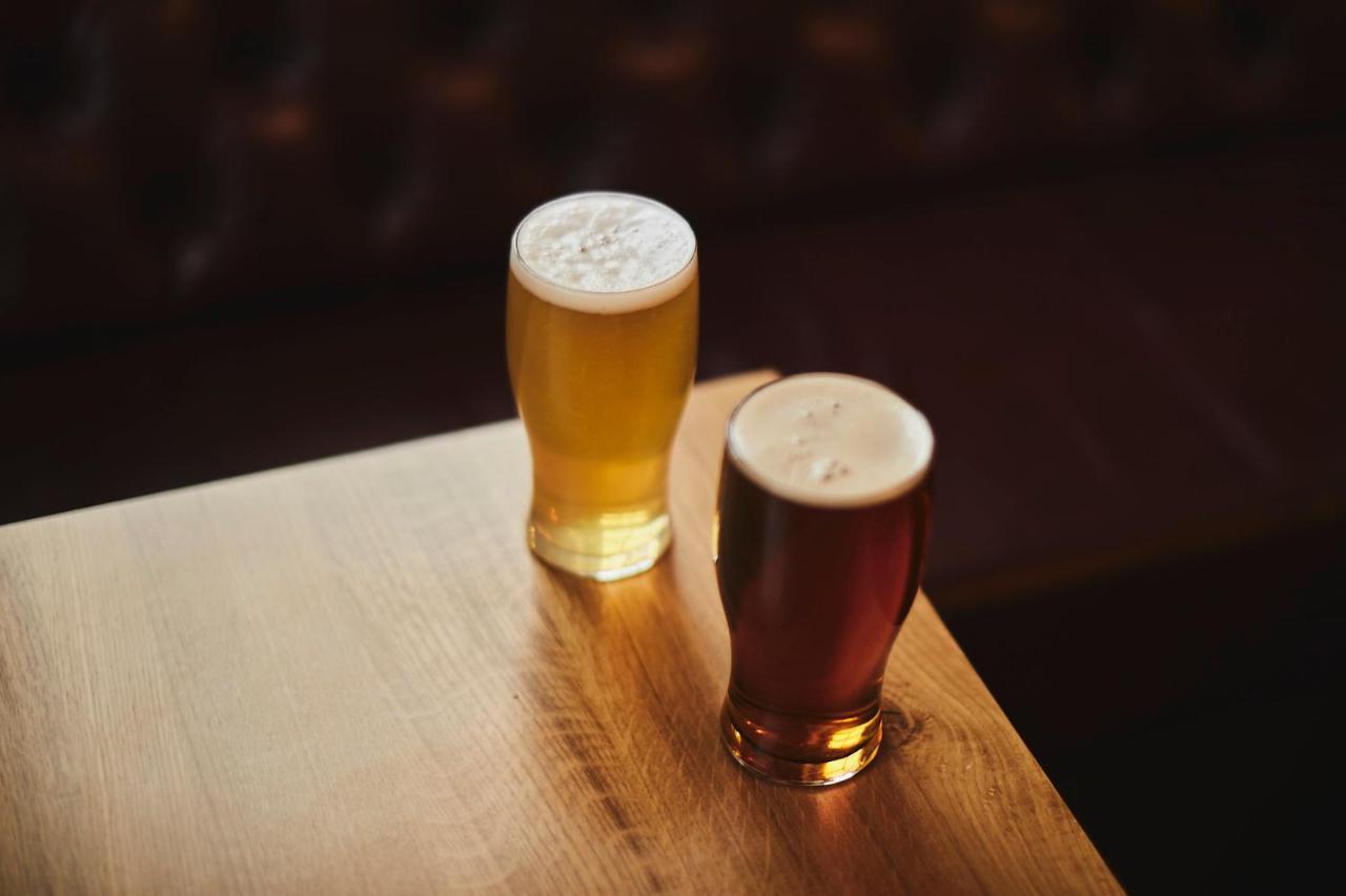 เดอะ ลอร์ด เกรนเฟล Bed & Breakfast เมเดนเฮด ภายนอก รูปภาพ Two pints of beer