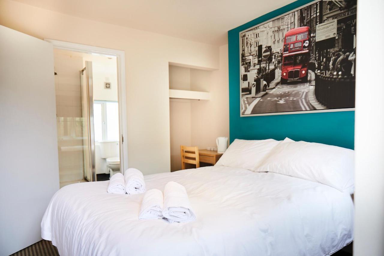 เดอะ ลอร์ด เกรนเฟล Bed & Breakfast เมเดนเฮด ภายนอก รูปภาพ A typical room at the hotel