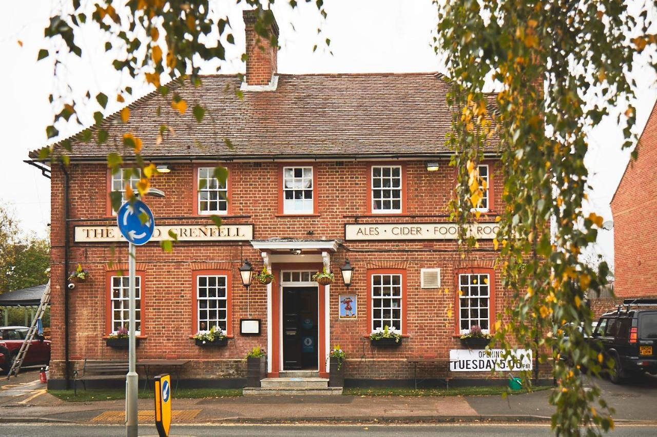 เดอะ ลอร์ด เกรนเฟล Bed & Breakfast เมเดนเฮด ภายนอก รูปภาพ The Crown Inn, Great Glen