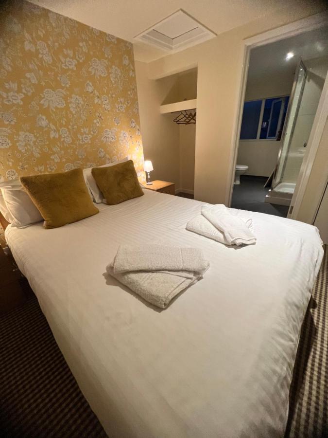เดอะ ลอร์ด เกรนเฟล Bed & Breakfast เมเดนเฮด ภายนอก รูปภาพ